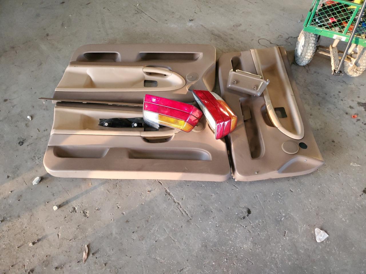 1994 BMW 325 Ic VIN: WBABJ5326RJC81373 Lot: 82373815