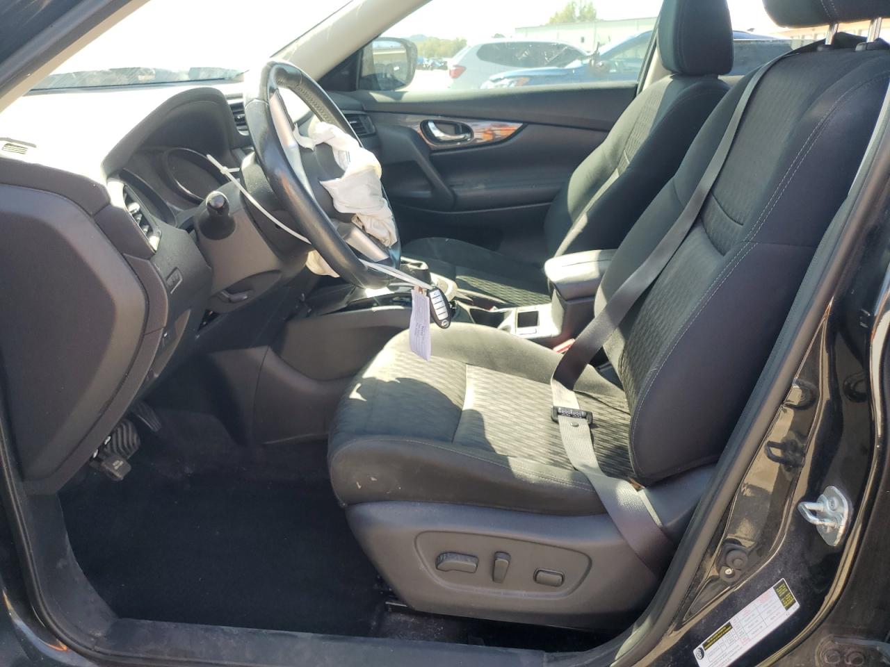 2017 Nissan Rogue S VIN: KNMAT2MT4HP617173 Lot: 84923095