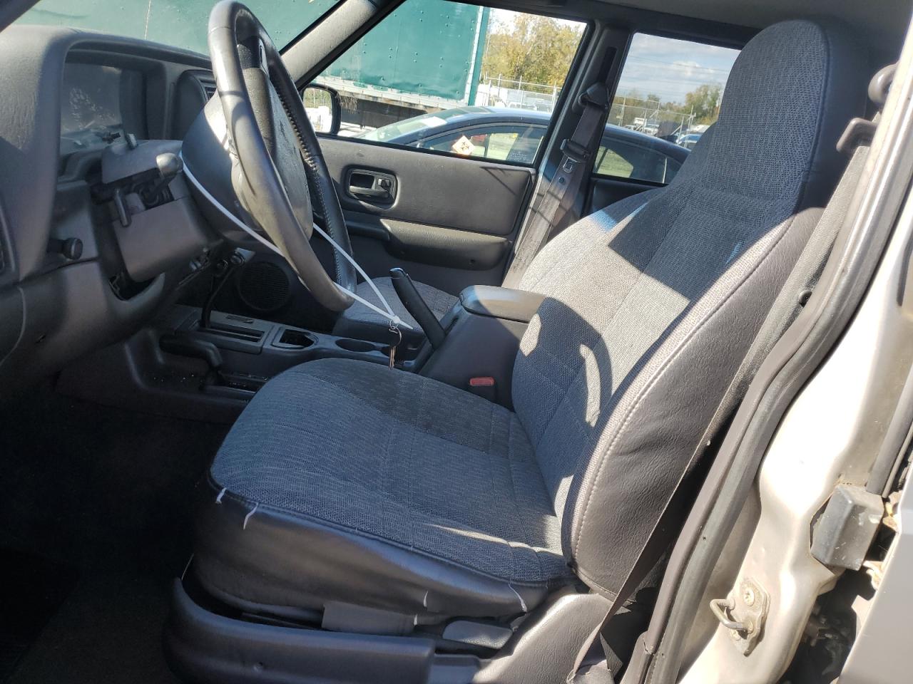 2000 Jeep Cherokee Sport VIN: 1J4FF48S8YL166289 Lot: 87199205