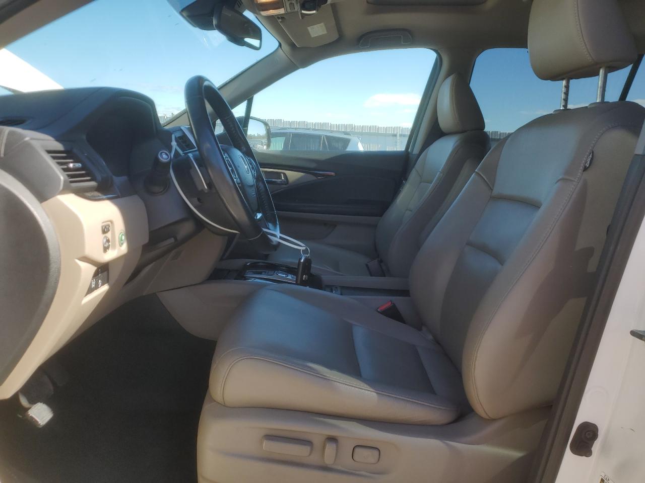 2016 Honda Pilot Touring VIN: 5FNYF6H97GB042572 Lot: 85757245