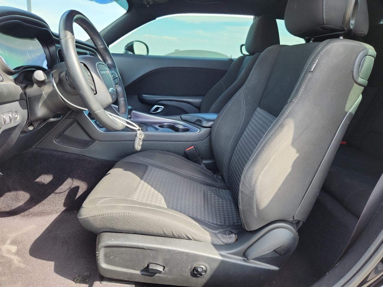 2018 Dodge Challenger Sxt VIN: 2C3CDZAG3JH131653 Lot: 82559305