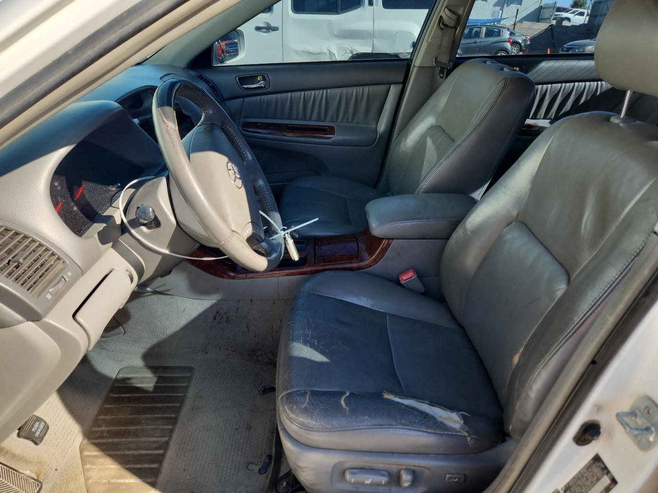 2005 Toyota Camry Le VIN: 4T1BF30K05U621065 Lot: 84452125