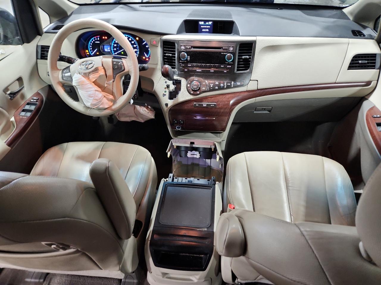 2014 Toyota Sienna Xle VIN: 5TDYK3DC9ES447000 Lot: 84944775