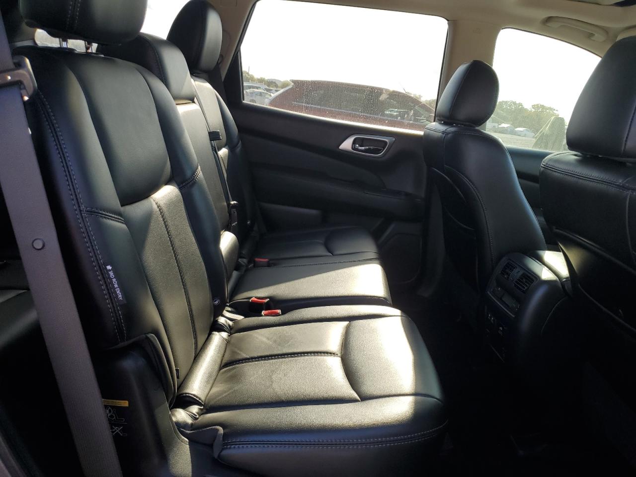 2019 Nissan Pathfinder S VIN: 5N1DR2MN8KC590292 Lot: 87404315