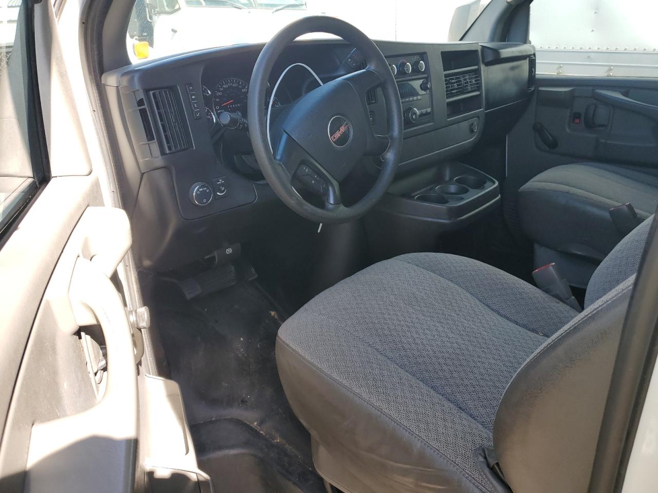 2014 GMC Savana Cutaway G3500 VIN: 1GD374BG9E1104414 Lot: 85837615