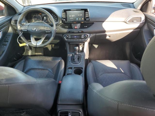  HYUNDAI ELANTRA 2018 Красный