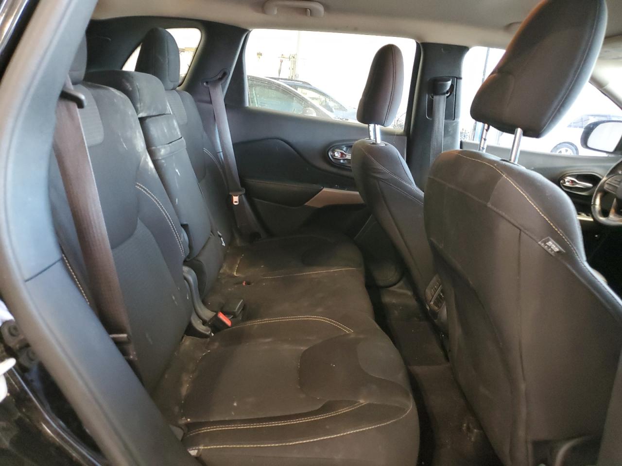 2017 Jeep Cherokee Latitude VIN: 1C4PJMCB9HW590871 Lot: 82179775