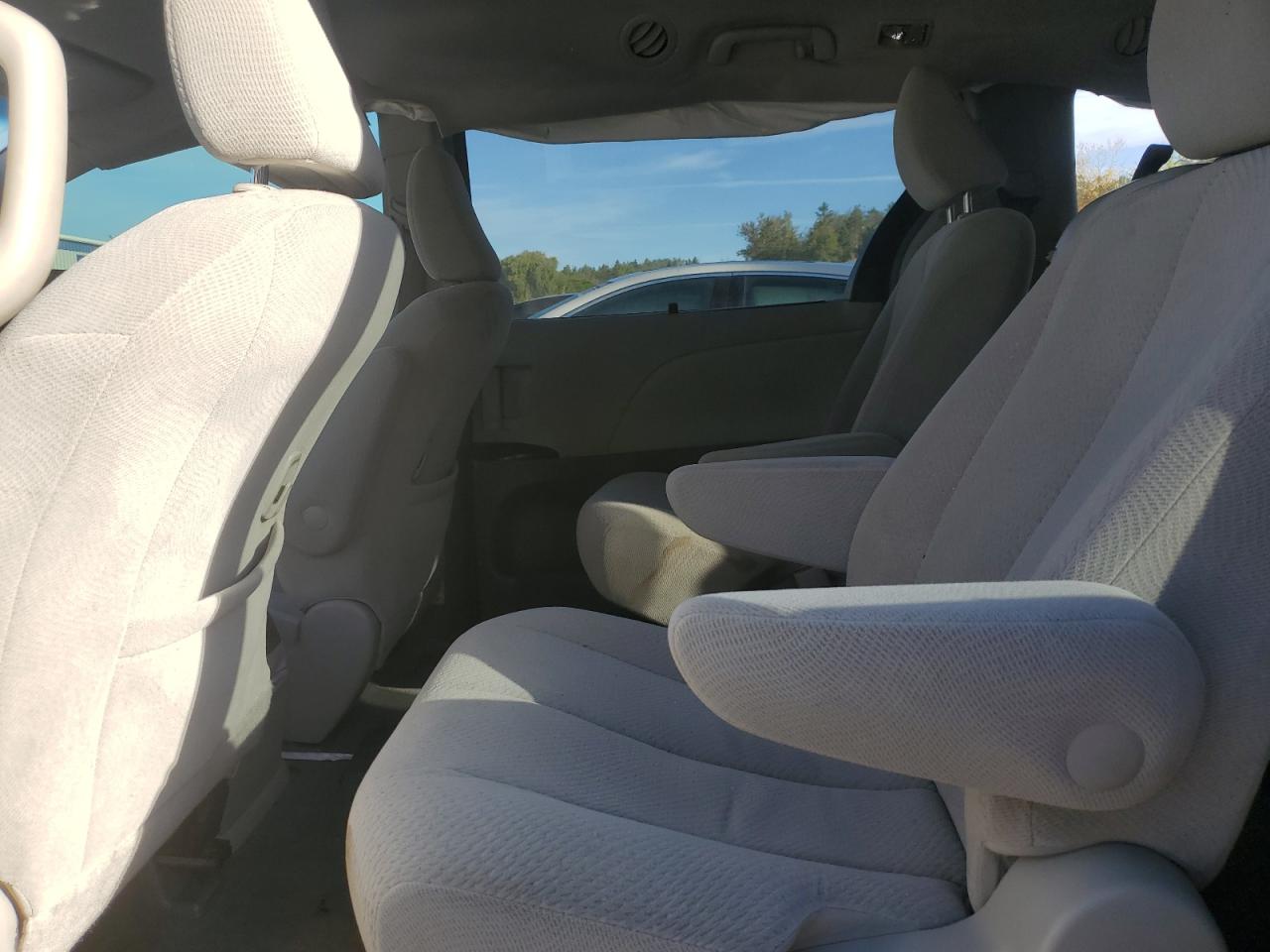 2014 Toyota Sienna Le VIN: 5TDKK3DC6ES428913 Lot: 83760265