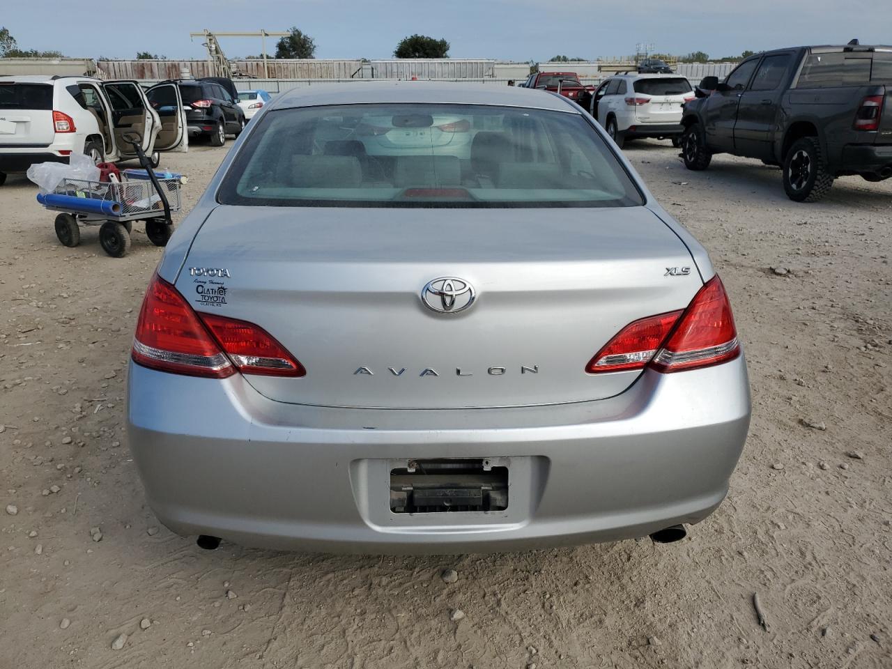 2005 Toyota Avalon Xl VIN: 4T1BK36B05U005515 Lot: 85305375