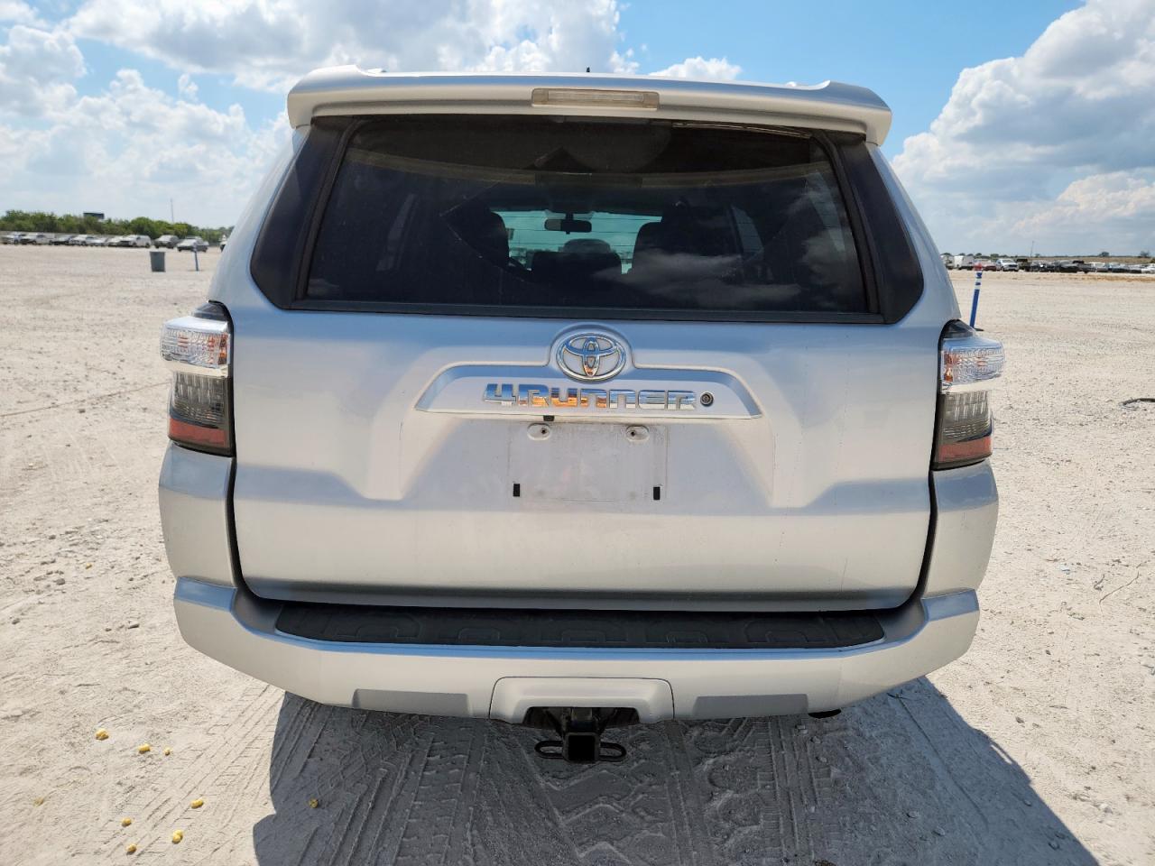 2018 Toyota 4Runner Sr5/Sr5 Premium VIN: JTEBU5JRXJ5571647 Lot: 85009295