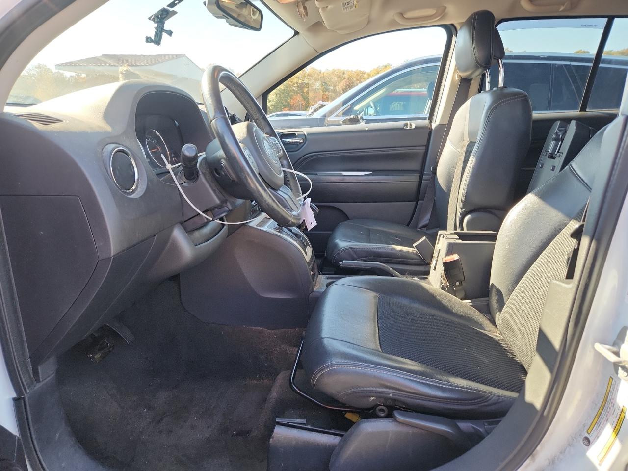 2014 Jeep Compass Latitude VIN: 1C4NJDEB0ED855804 Lot: 87201805