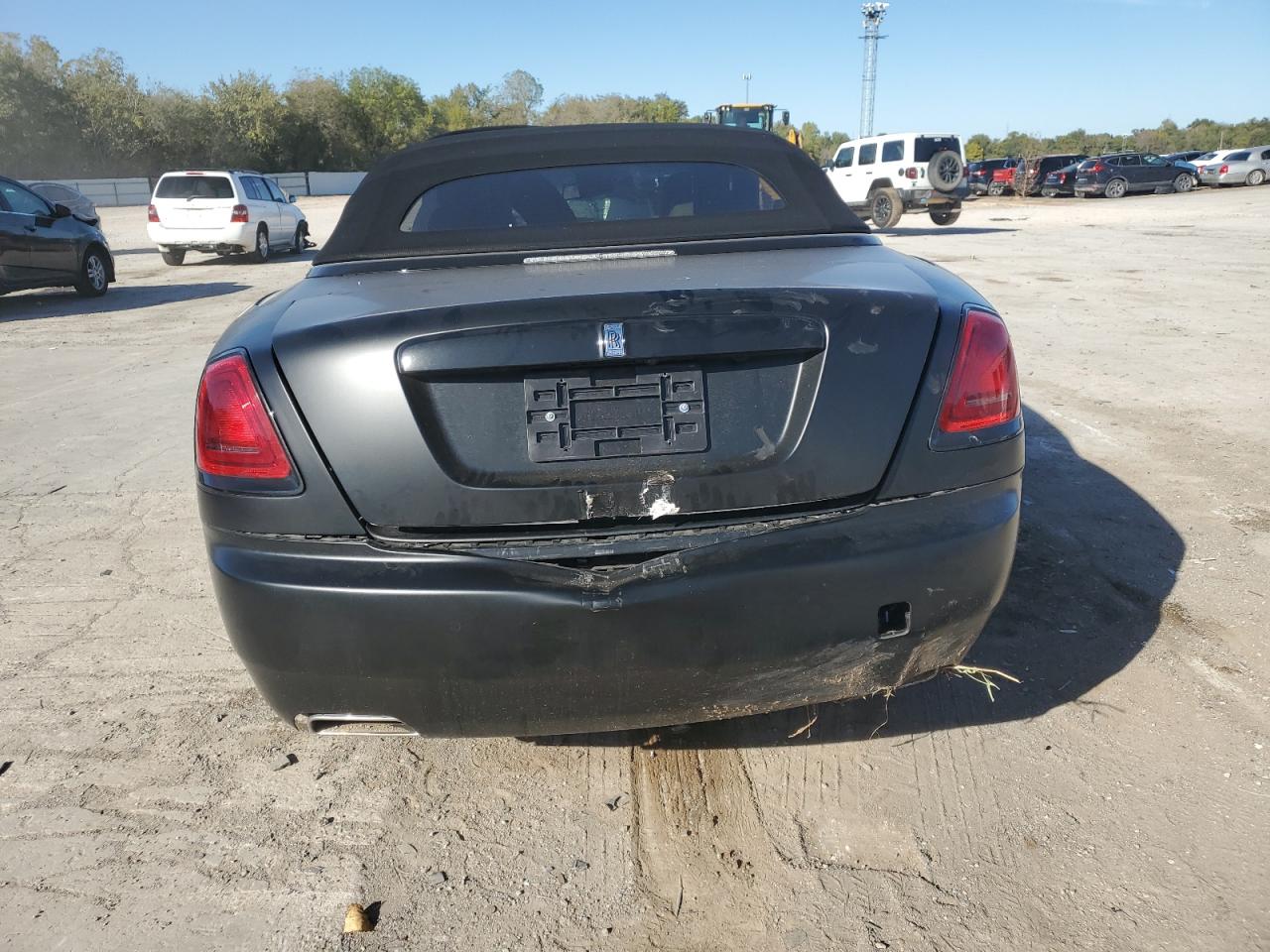 2017 Rolls-Royce Dawn VIN: SCA666D55HU102729 Lot: 90927055