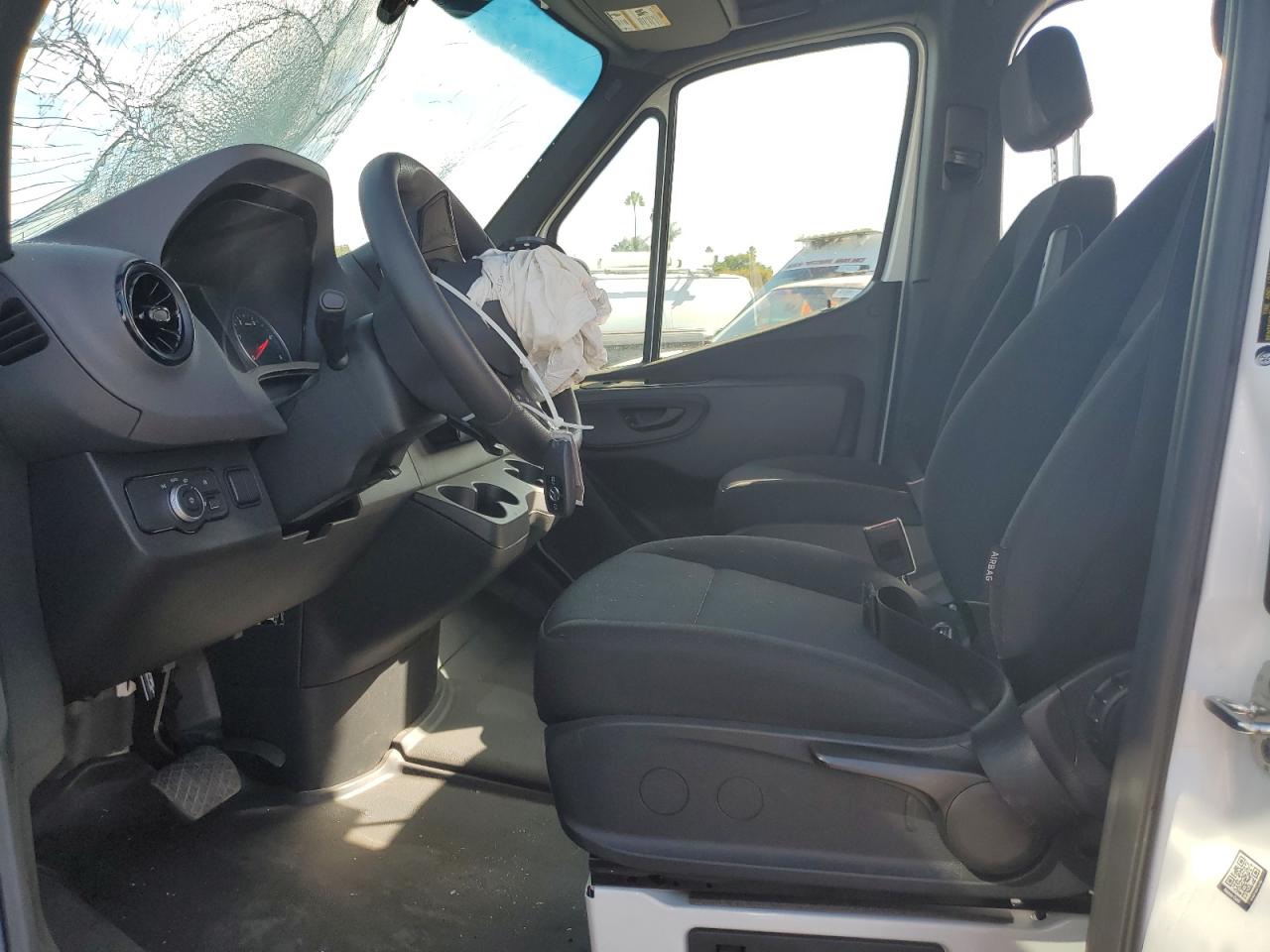 2025 Mercedes-Benz Sprinter 2500 VIN: W1Y4KBHY8ST198549 Lot: 85143025