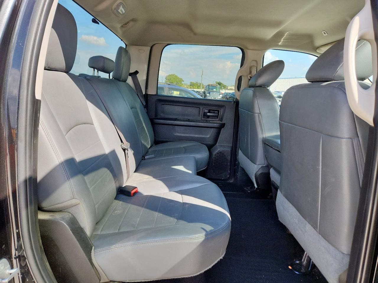 2018 Ram 2500 St VIN: 3C6UR4CLXJG363396 Lot: 85645975