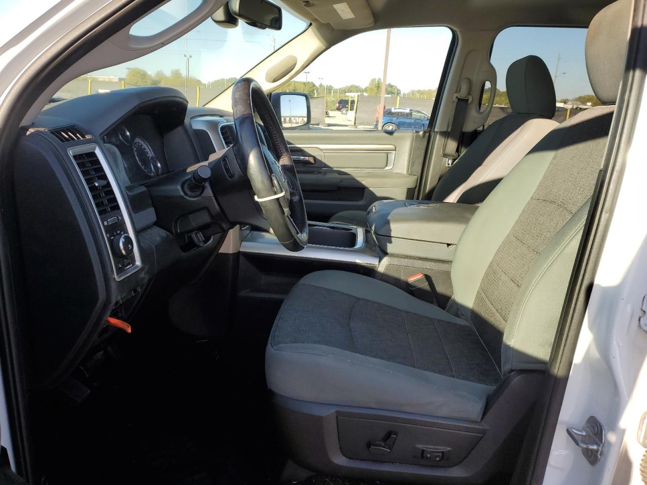 2016 Ram 1500 Slt VIN: 1C6RR7LMXGS303815 Lot: 82353945