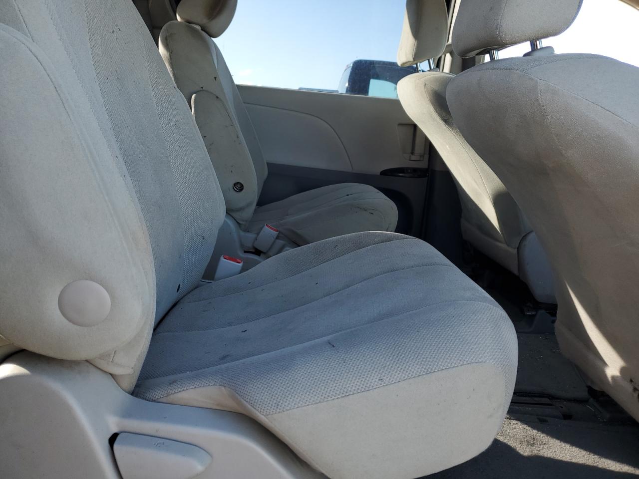 2012 Toyota Sienna VIN: 5TDZK3DC3CS210035 Lot: 83798255