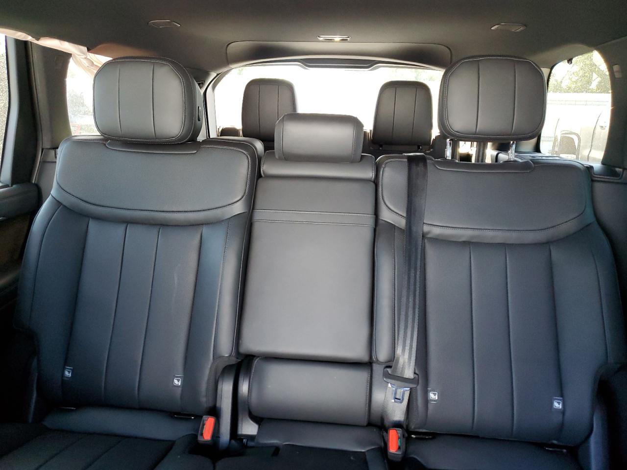 2025 Land Rover Range Rover Se VIN: SALKPBE98SA265083 Lot: 90927025