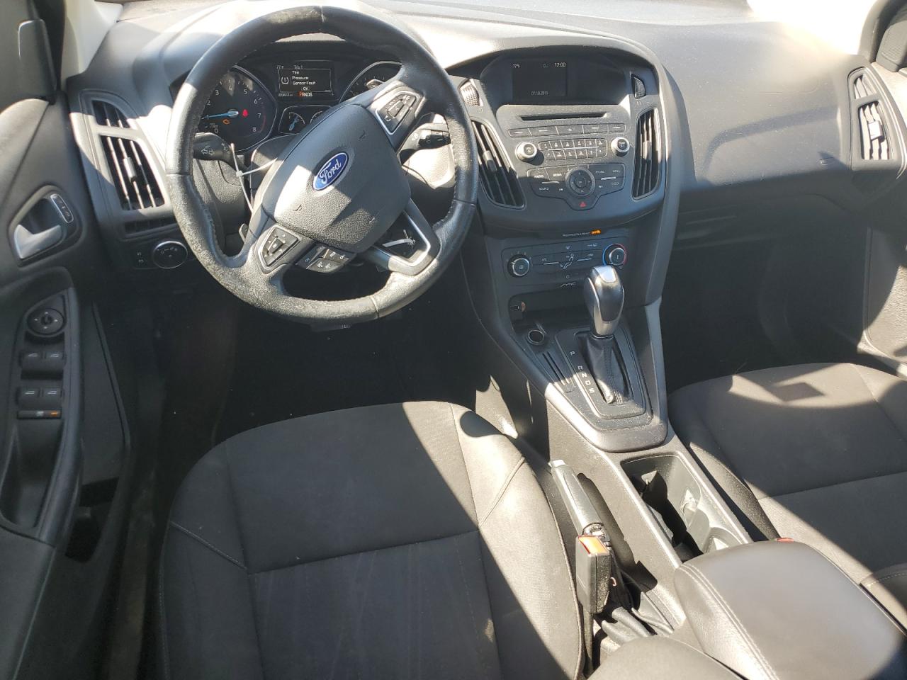 2015 Ford Focus Se VIN: 1FADP3F24FL355595 Lot: 82422065