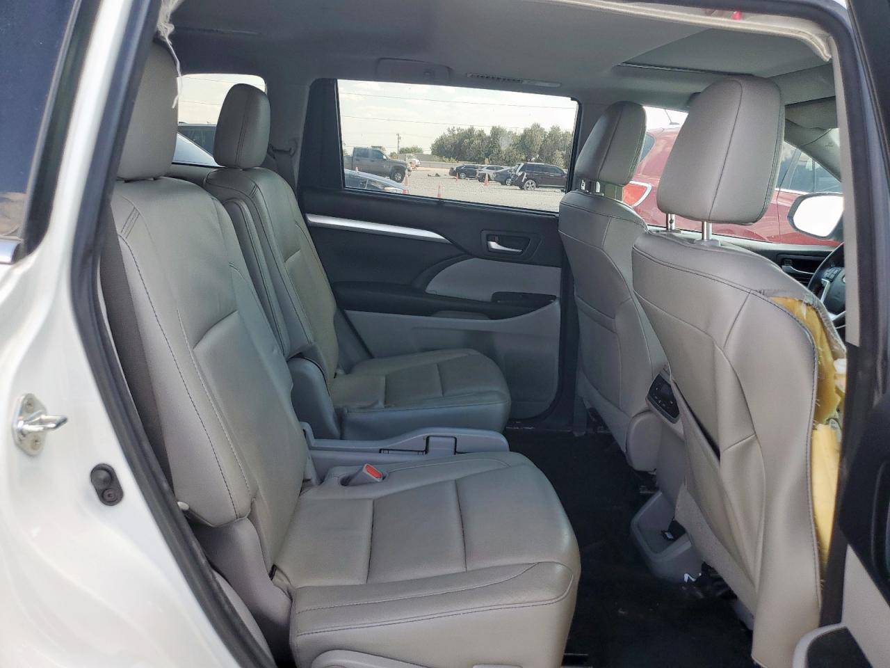 2018 Toyota Highlander Se VIN: 5TDKZRFH8JS544762 Lot: 84414365