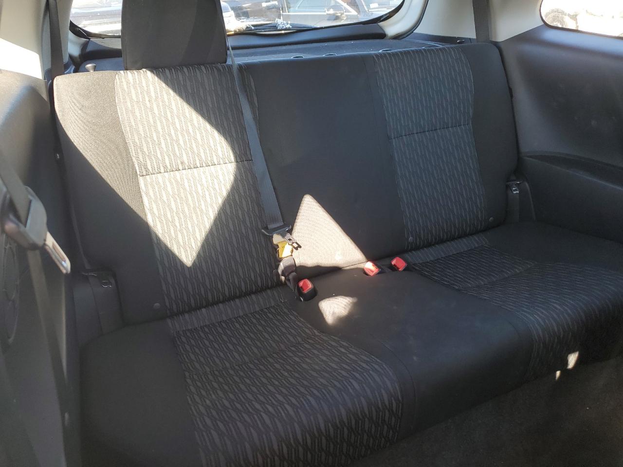 2014 Toyota Yaris VIN: VNKJTUD38EA005527 Lot: 84270645