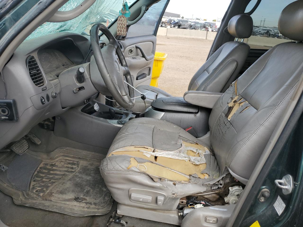 2002 Toyota Sequoia Limited VIN: 5TDBT48A92S089703 Lot: 82594645