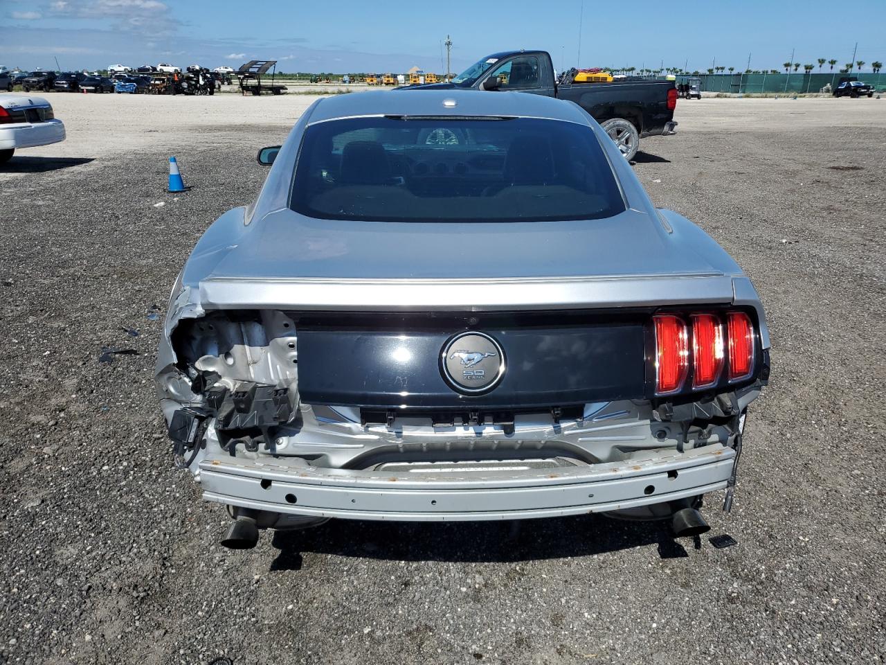 2015 Ford Mustang VIN: 1FA6P8TH5F5361621 Lot: 82766925