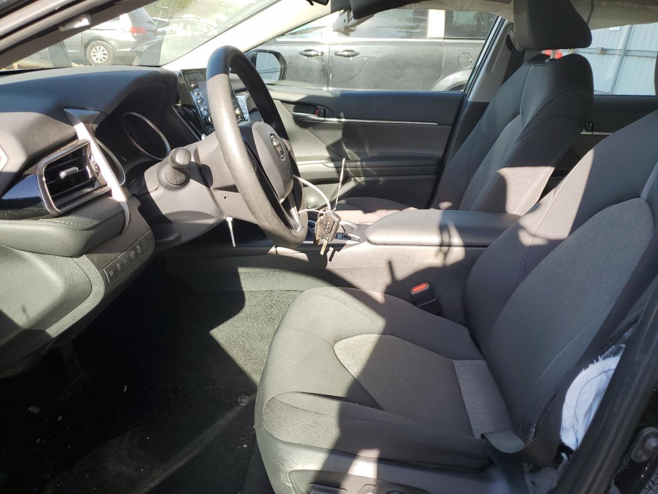 2018 Toyota Camry Le VIN: 4T1C11BK2PU094637 Lot: 85077035