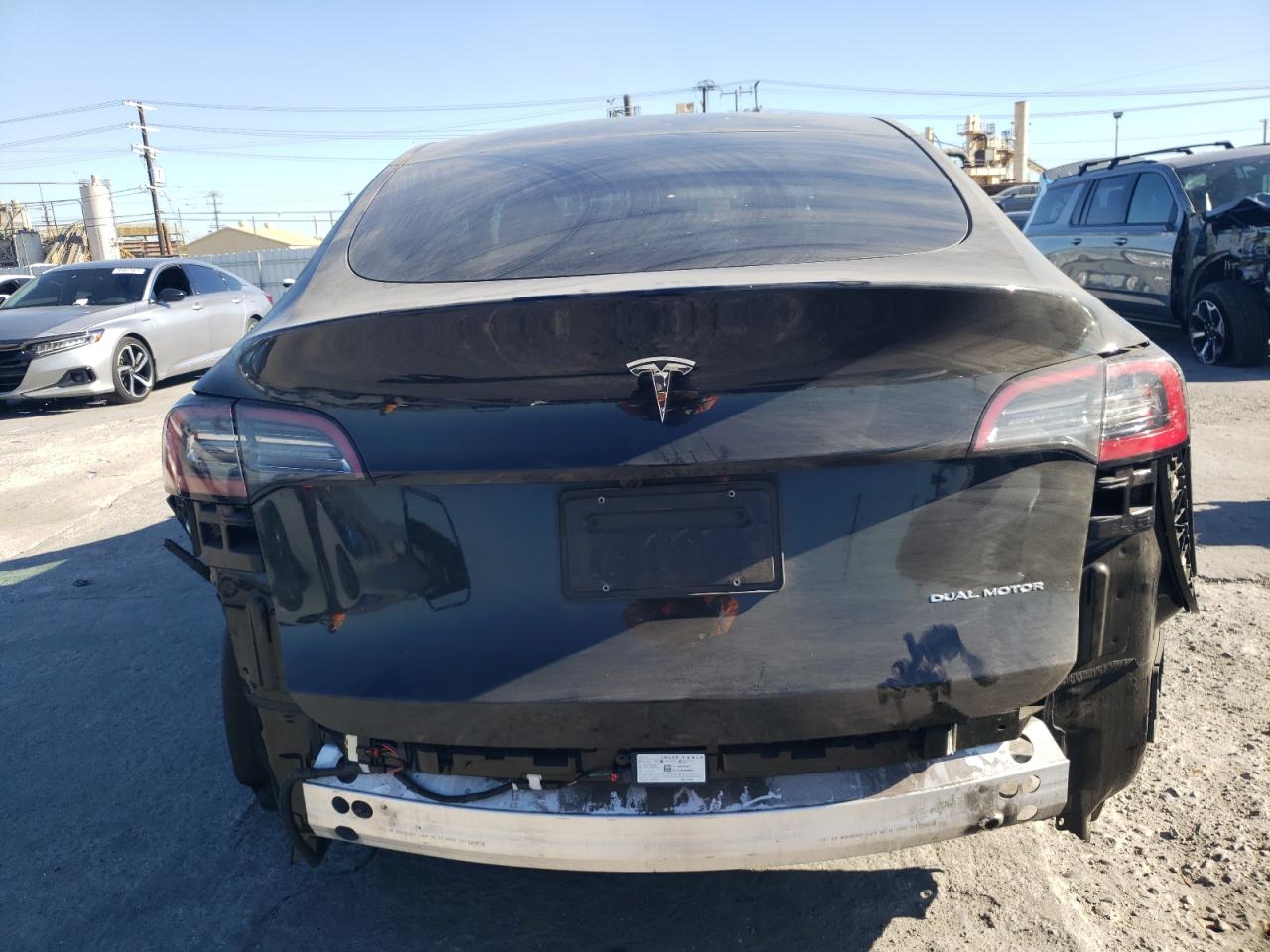 2024 Tesla Model Y VIN: 7SAYGDEE4RF106849 Lot: 90645705