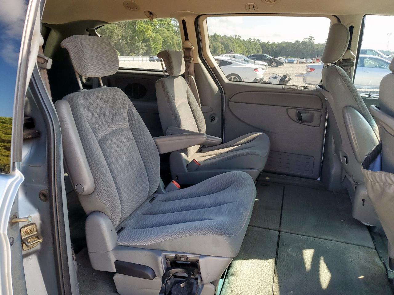 2005 Dodge Grand Caravan Se VIN: 2D4GP24R95R379515 Lot: 90302785