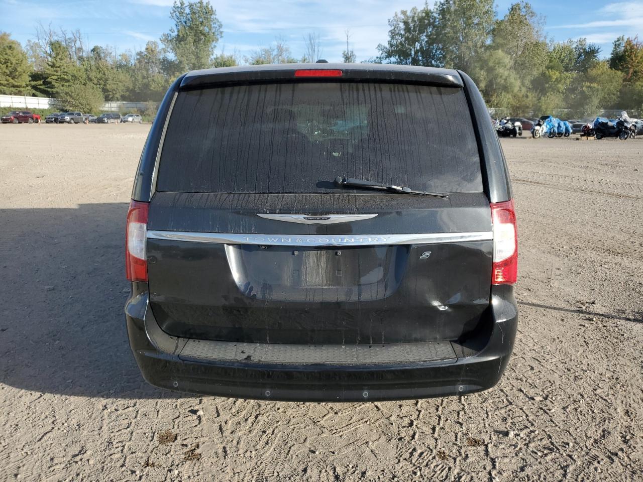 2014 Chrysler Town & Country S VIN: 2C4RC1HGXER132413 Lot: 81983765