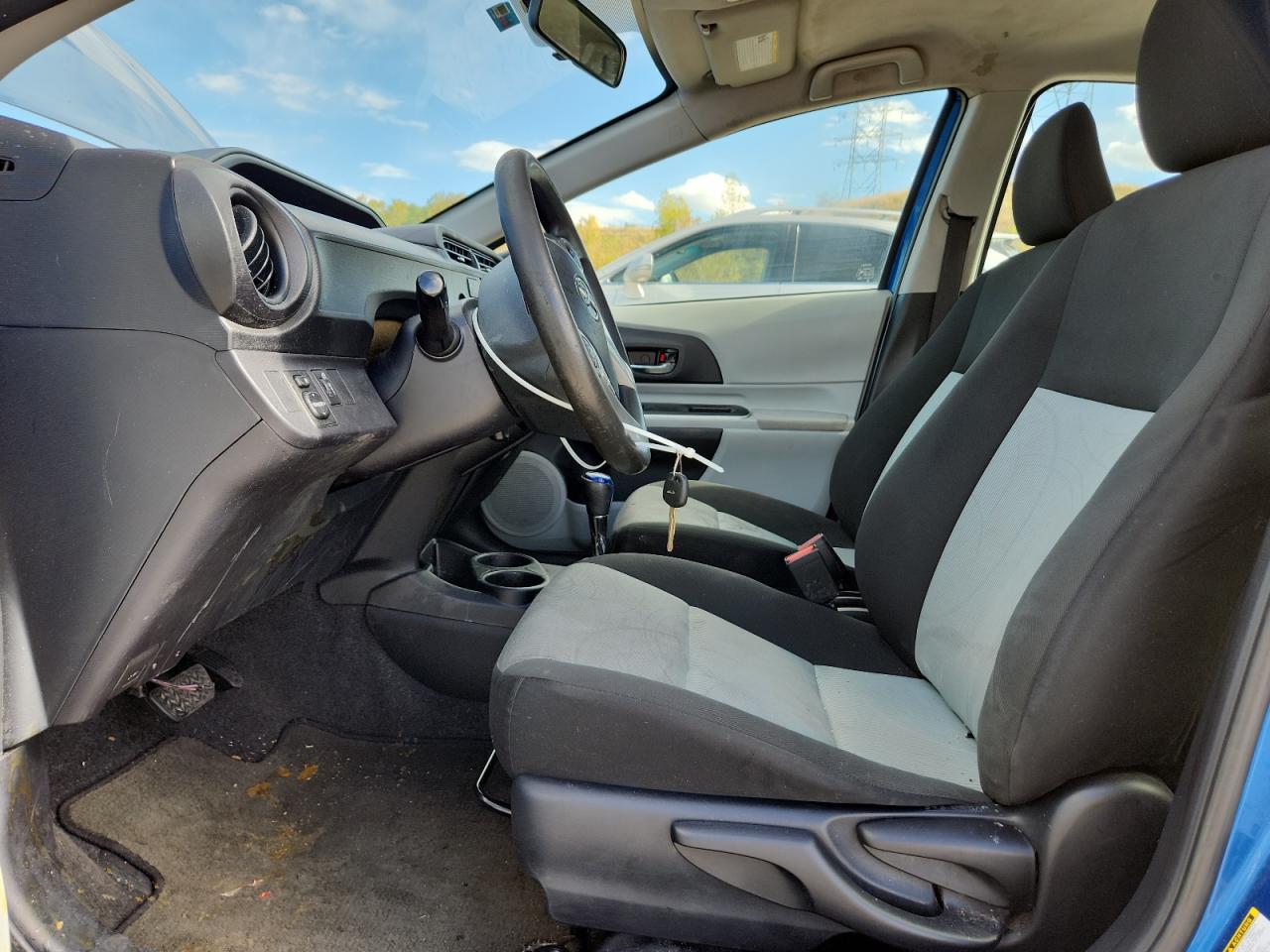 2014 Toyota Prius C VIN: JTDKDTB33E1571683 Lot: 86134675