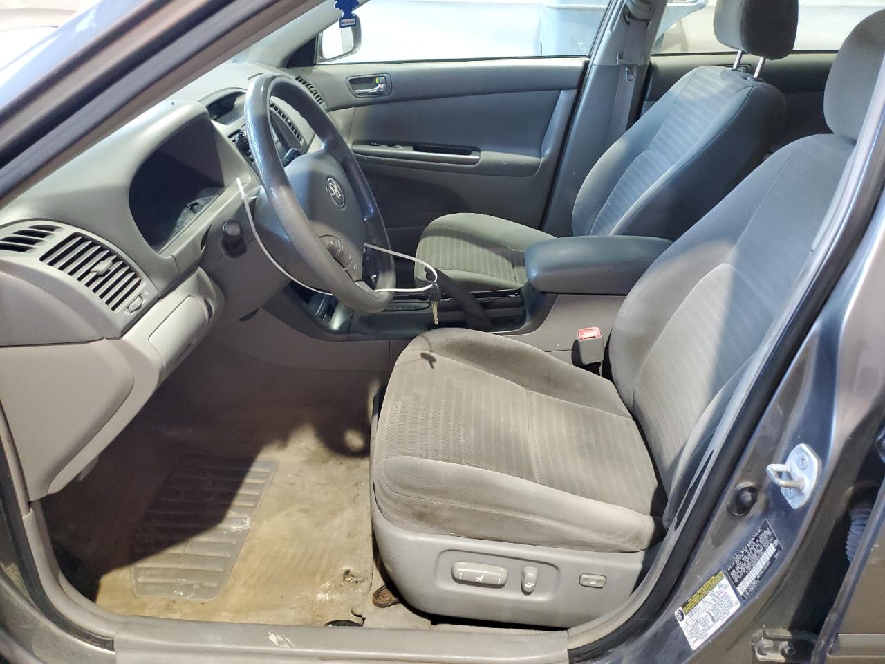 2005 Toyota Camry Le VIN: 4T1BF32K95U605136 Lot: 82298145