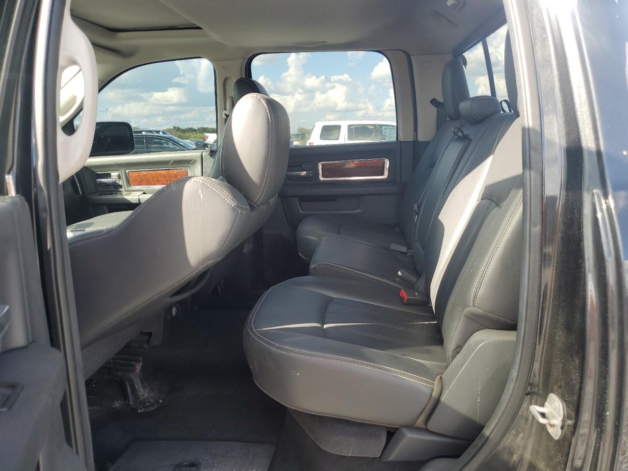 2011 Dodge Ram 1500 VIN: 1D7RV1CT8BS502417 Lot: 87012575