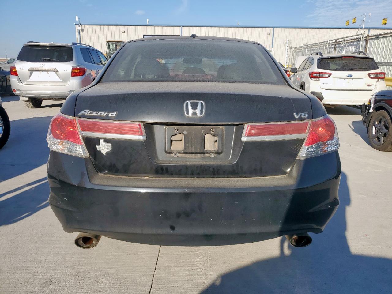 2011 Honda Accord Exl VIN: 1HGCP3F89BA018180 Lot: 82302235