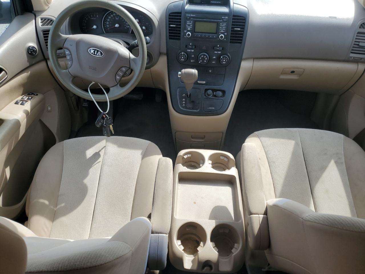 2011 Kia Sedona Lx VIN: KNDMG4C74B6411690 Lot: 84290665