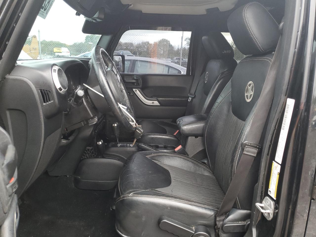 2014 Jeep Wrangler Unlimited Sport VIN: 1C4BJWDG3EL235742 Lot: 82445455