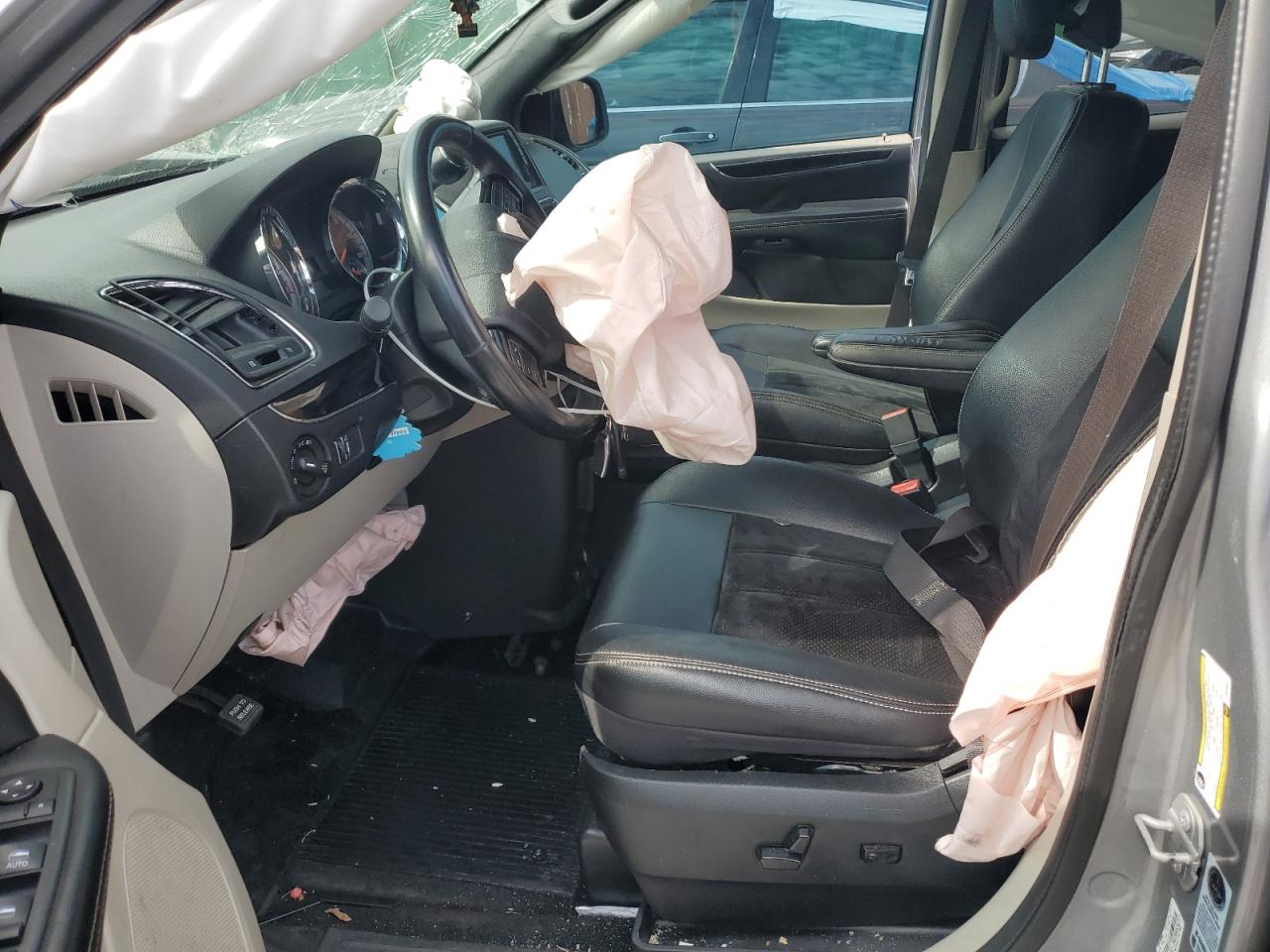 2018 Dodge Grand Caravan Sxt VIN: 2C4RDGCG2JR266527 Lot: 84709545