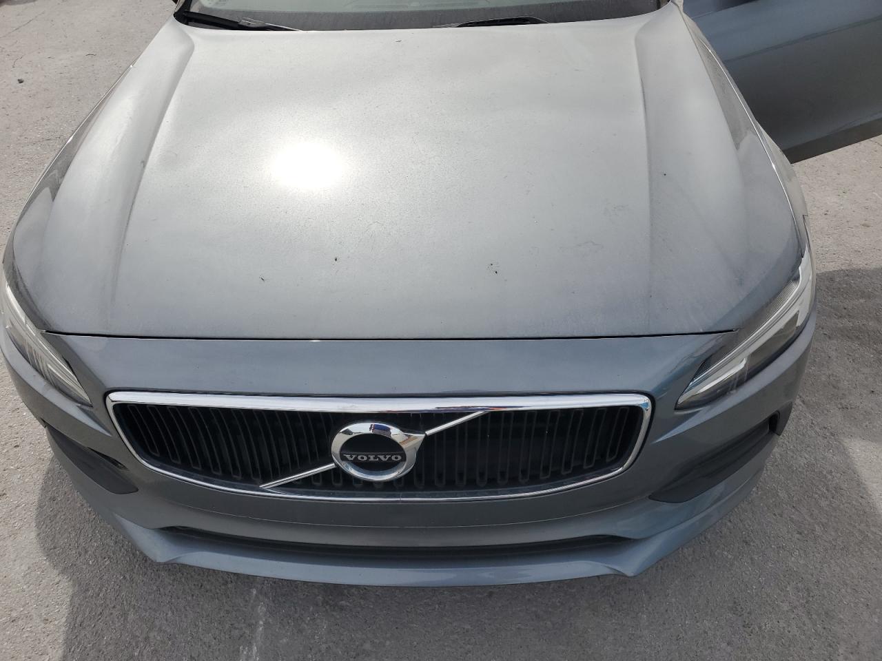 2019 Volvo S90 T5 Momentum VIN: LVY102AK7KP111065 Lot: 82751015