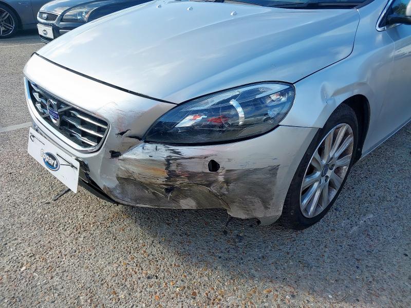 2014 VOLVO V40 SE LUX NAV D3 