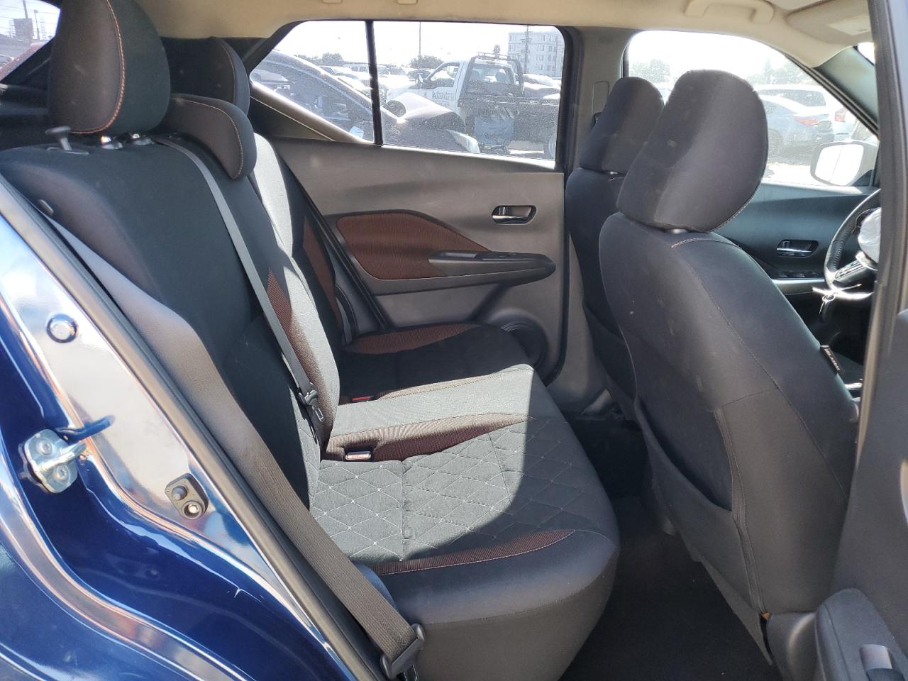 2018 Nissan Kicks S VIN: 3N1CP5CUXJL527121 Lot: 82233925