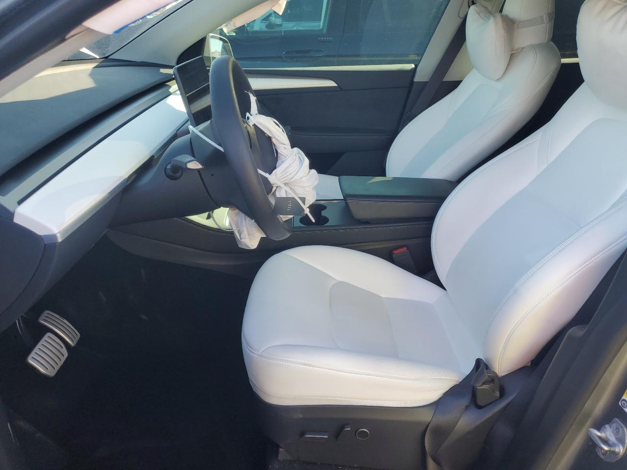 2024 Tesla Model Y VIN: 7SAYGDEF9RA317728 Lot: 85149345