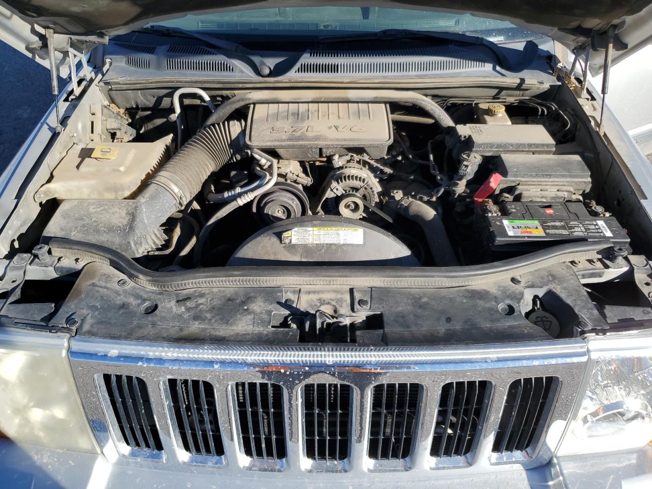 2008 Jeep Commander Sport VIN: 1J8HG48K18C205745 Lot: 89443655