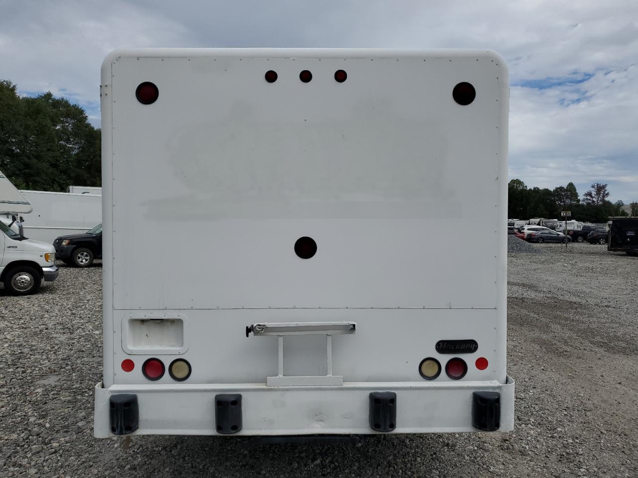 1999 Ford F450 Super Duty VIN: 1FDXF46F3XEB35689 Lot: 85719555