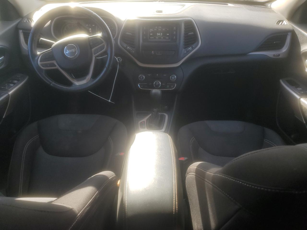 2017 Jeep Cherokee Latitude VIN: 1C4PJLCB7HW660927 Lot: 90412525