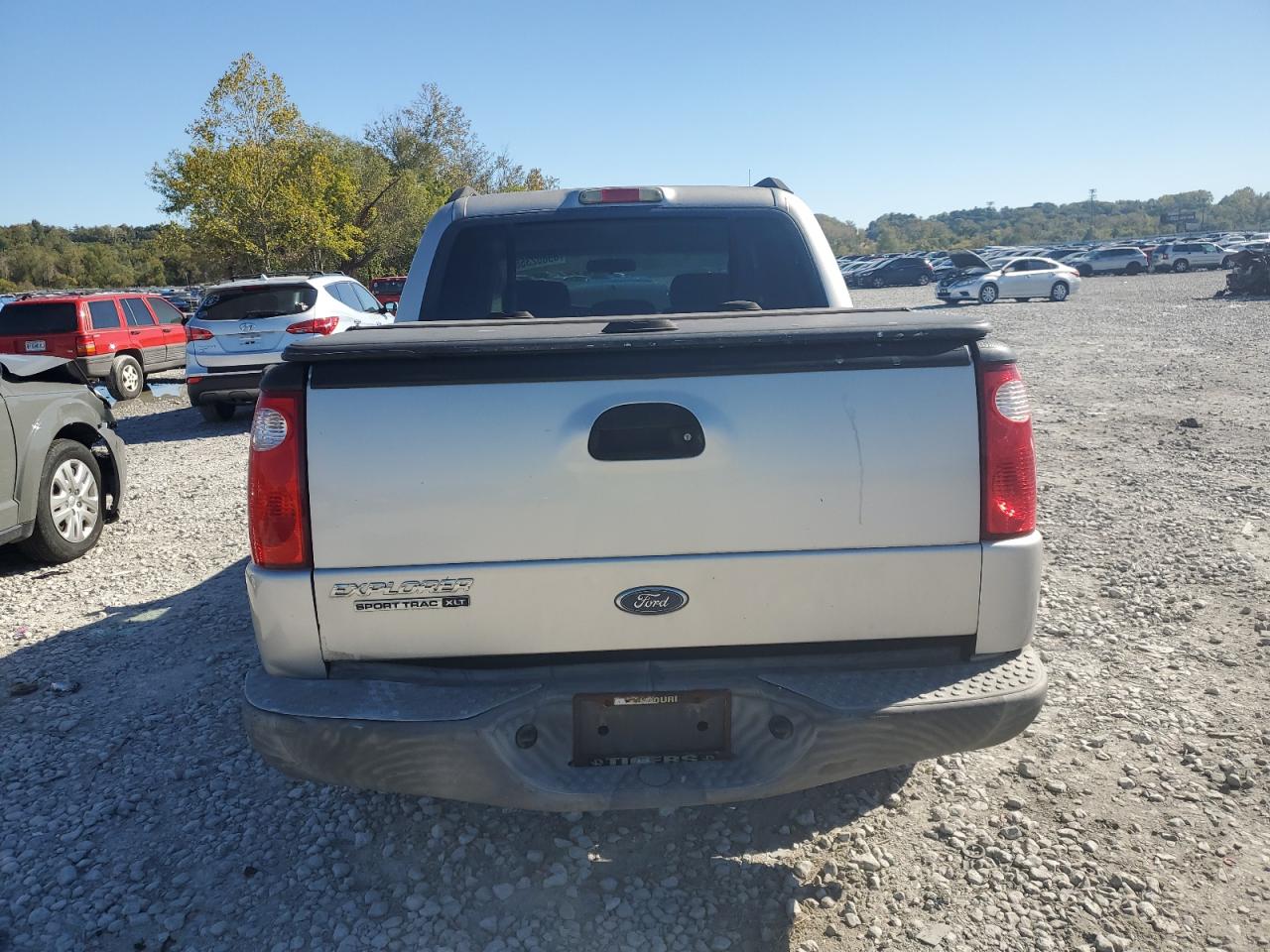 2005 Ford Explorer Sport Trac VIN: 1FMZU67K15UB68988 Lot: 89802355