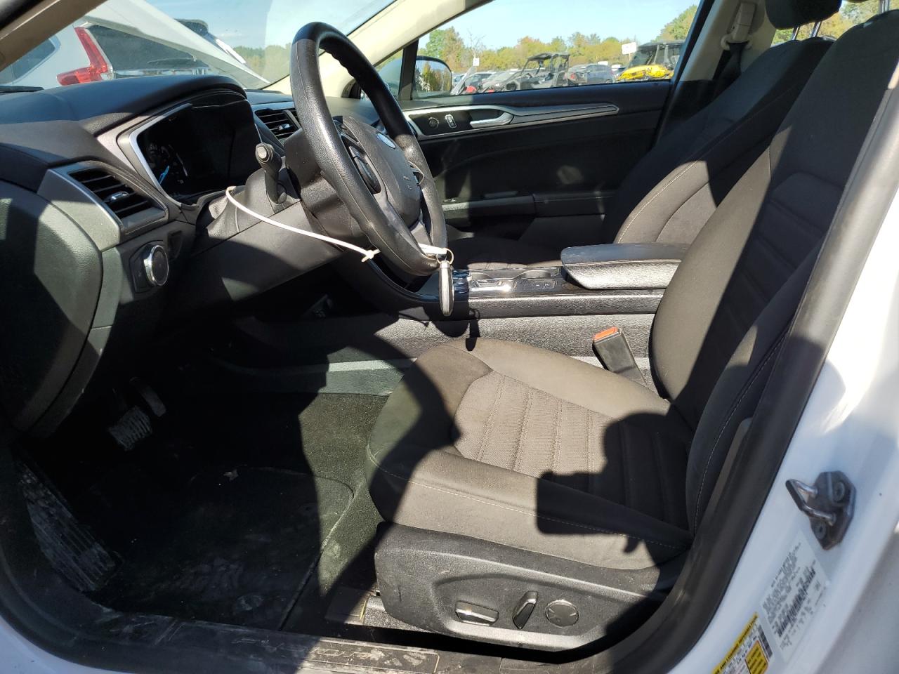 2019 Ford Fusion Se VIN: 3FA6P0LU6KR279614 Lot: 84815075