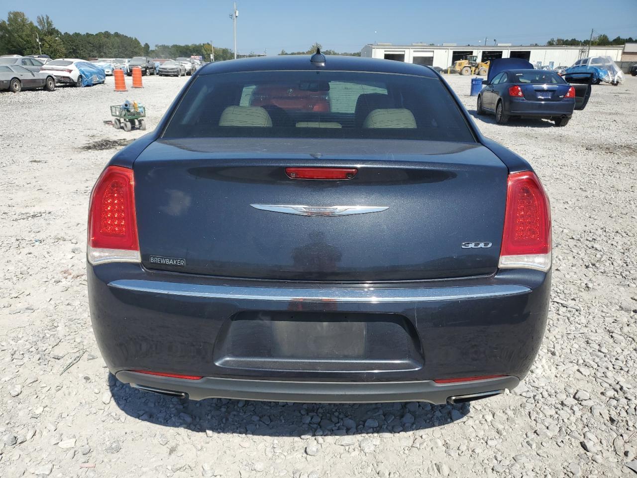 2018 Chrysler 300 Limited VIN: 2C3CCAEG1JH137059 Lot: 82185005