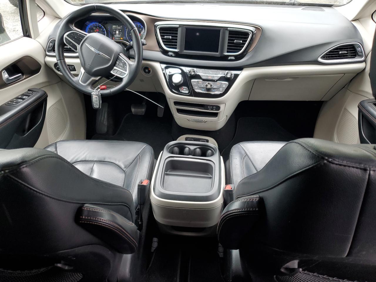 2018 Chrysler Pacifica Touring L VIN: 2C4RC1BG2JR114345 Lot: 90875765