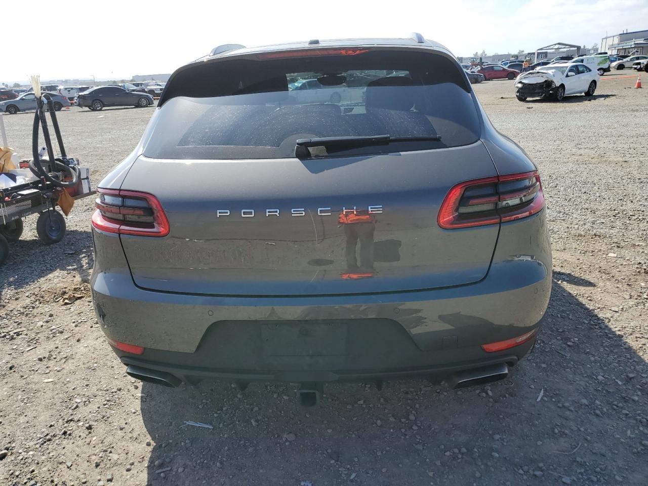 2018 Porsche Macan VIN: WP1AA2A55JLB21533 Lot: 85369405