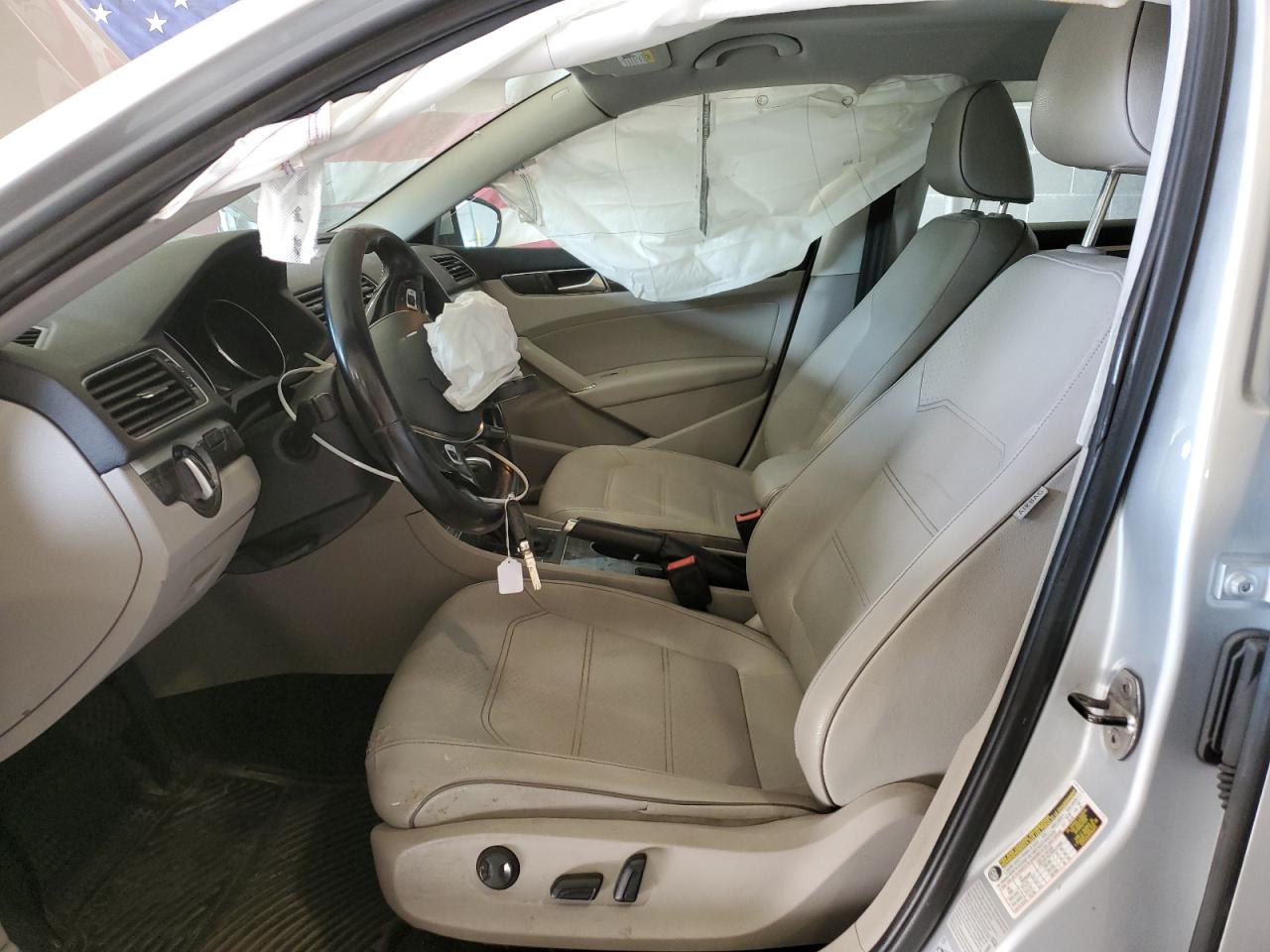 2016 Volkswagen Passat Se VIN: 1VWBT7A32GC062703 Lot: 85497835